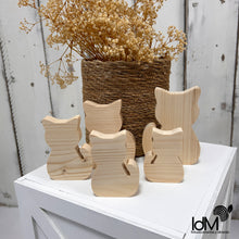 Cargar imagen en el visor de la galería, Juego de gatitos de madera natural
